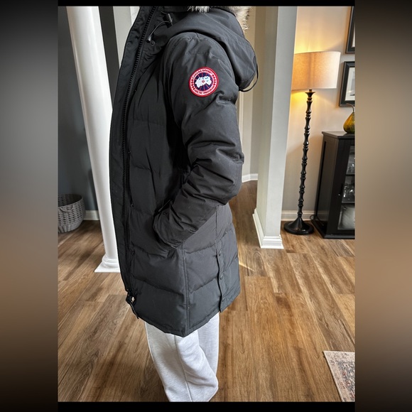 Canada Goose SHELBURNE PARKA WITH COYOTE FUR TRIM IN BLACK - Picture 2 of 11